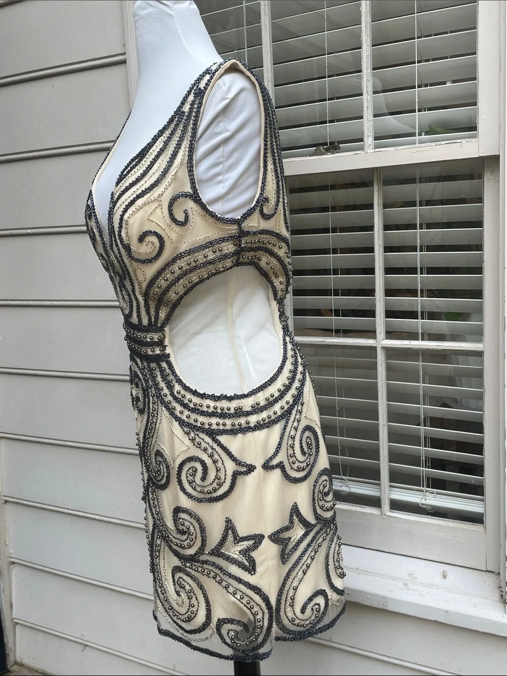 EUC- GB (Gianni Bini)  Beaded Bodycon Cutout Cocktail Dress Cream/ Black Size 13